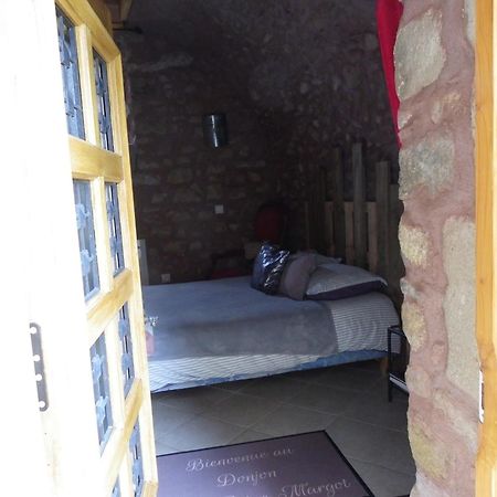 Bed and Breakfast le Donjon de la Reine Margot à Beaumont  Extérieur photo