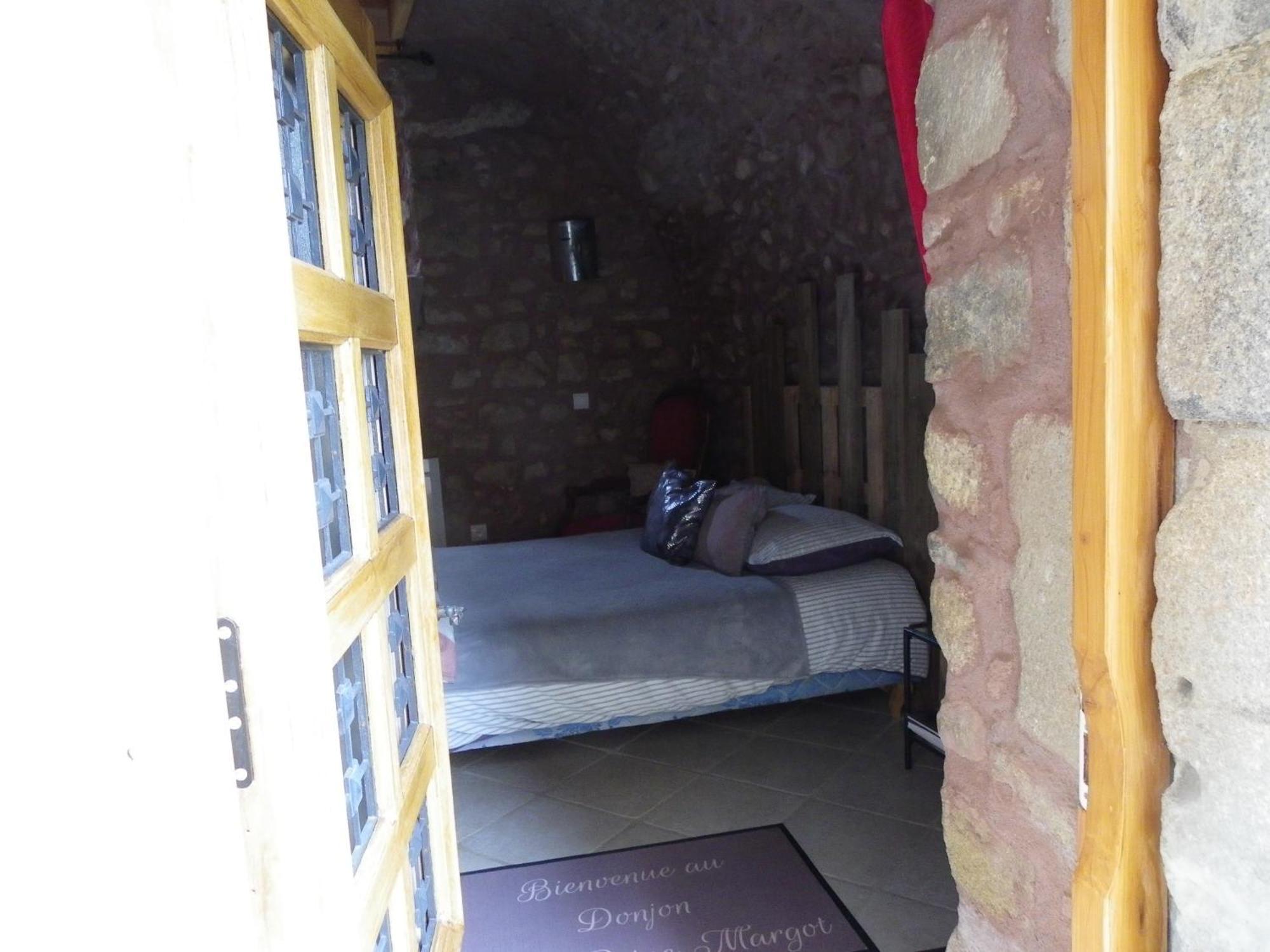 Bed and Breakfast le Donjon de la Reine Margot à Beaumont  Extérieur photo