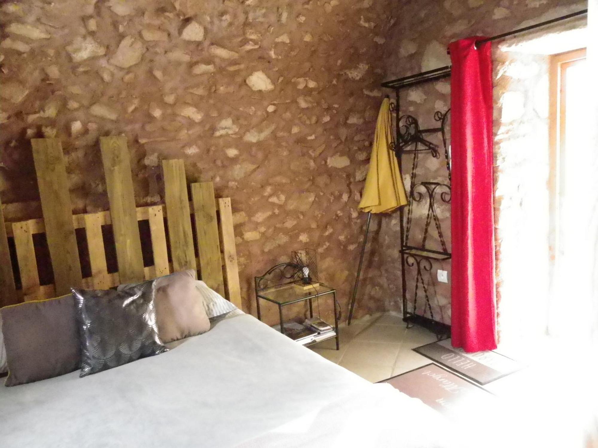 Bed and Breakfast le Donjon de la Reine Margot à Beaumont  Extérieur photo